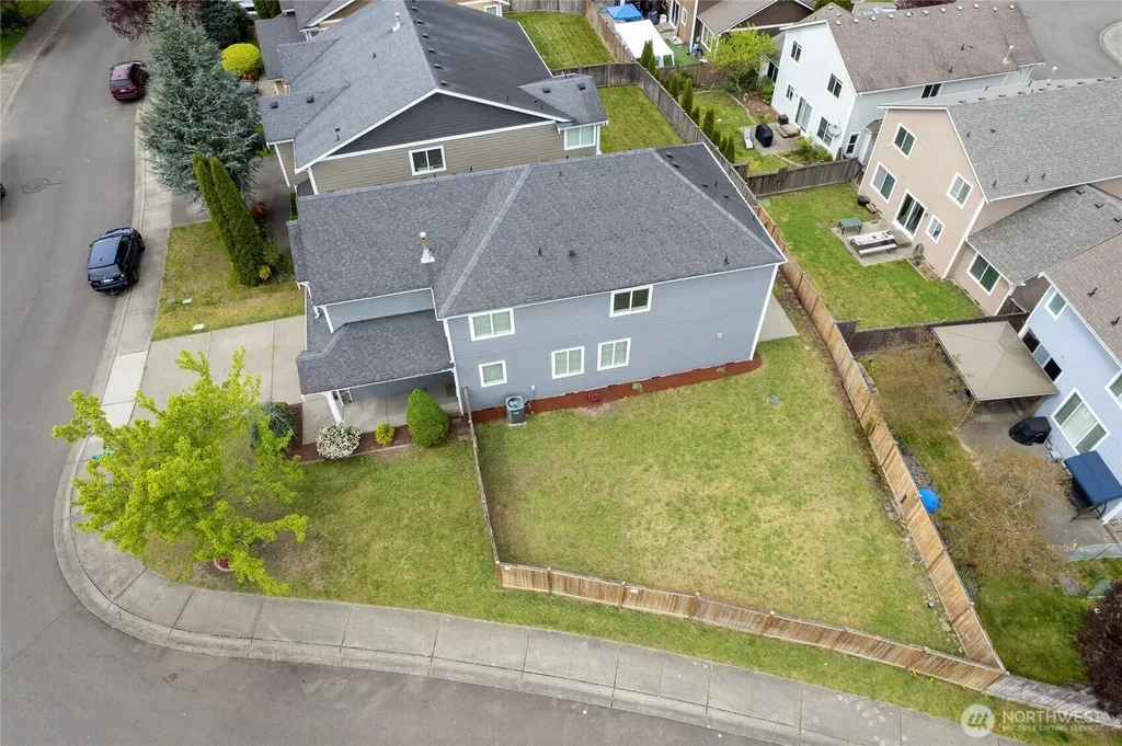 18623 111th Avenue E Puyallup WA 98374