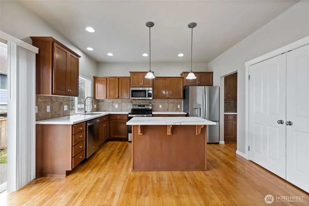 18623 111th Avenue E Puyallup WA 98374