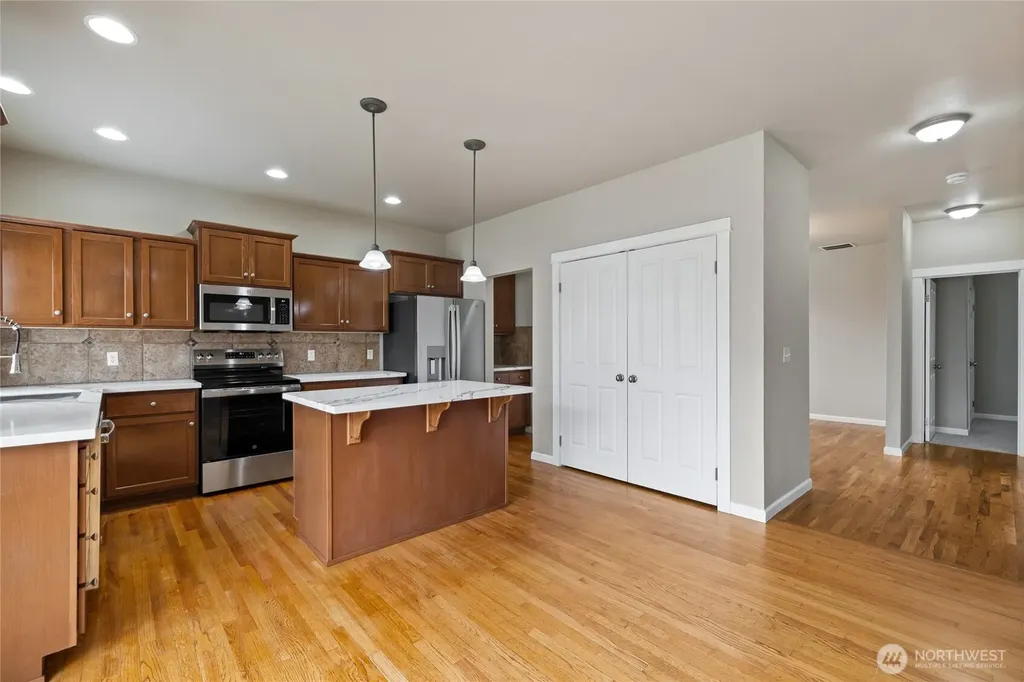 18623 111th Avenue E Puyallup WA 98374