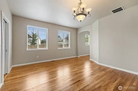 18623 111th Avenue E Puyallup WA 98374