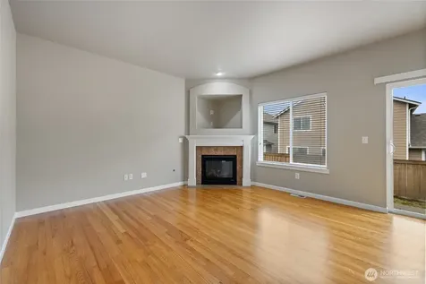 18623 111th Avenue E Puyallup WA 98374