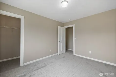 18623 111th Avenue E Puyallup WA 98374
