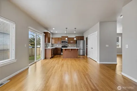 18623 111th Avenue E Puyallup WA 98374