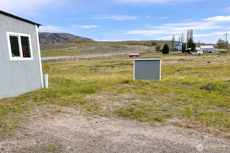 28 Highway 7 Tonasket WA 98855