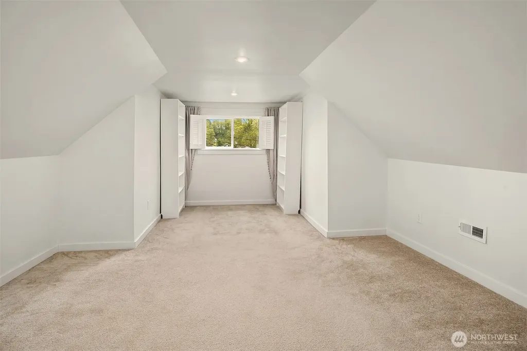 227 29th Avenue E Seattle WA 98112