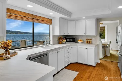 12570 Riviera Place NE Seattle WA 98125