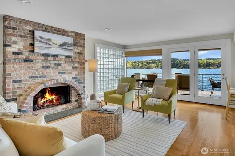 12570 Riviera Place NE Seattle WA 98125