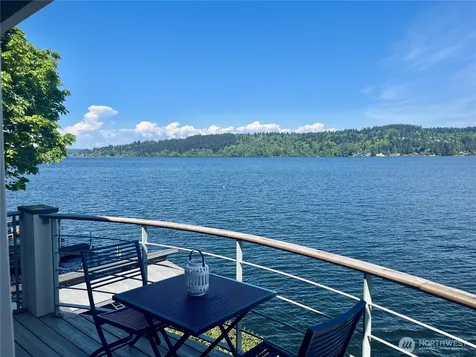 12570 Riviera Place NE Seattle WA 98125