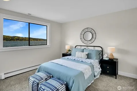 12570 Riviera Place NE Seattle WA 98125