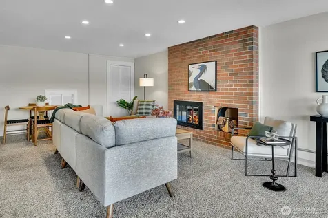 12570 Riviera Place NE Seattle WA 98125
