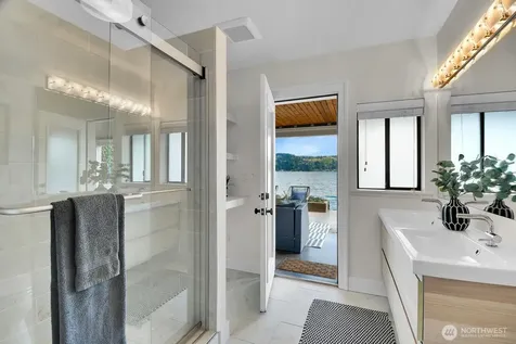 12570 Riviera Place NE Seattle WA 98125