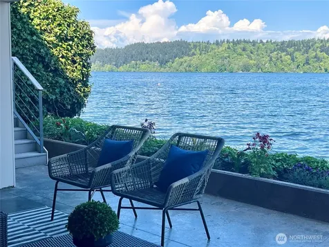 12570 Riviera Place NE Seattle WA 98125