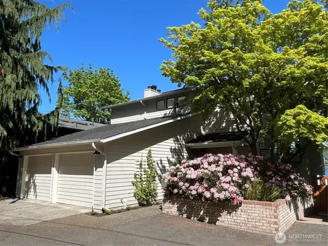 12570 Riviera Place NE Seattle WA 98125