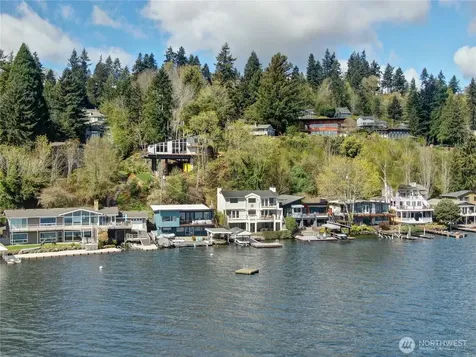 12570 Riviera Place NE Seattle WA 98125