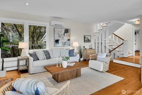 12570 Riviera Place NE Seattle WA 98125