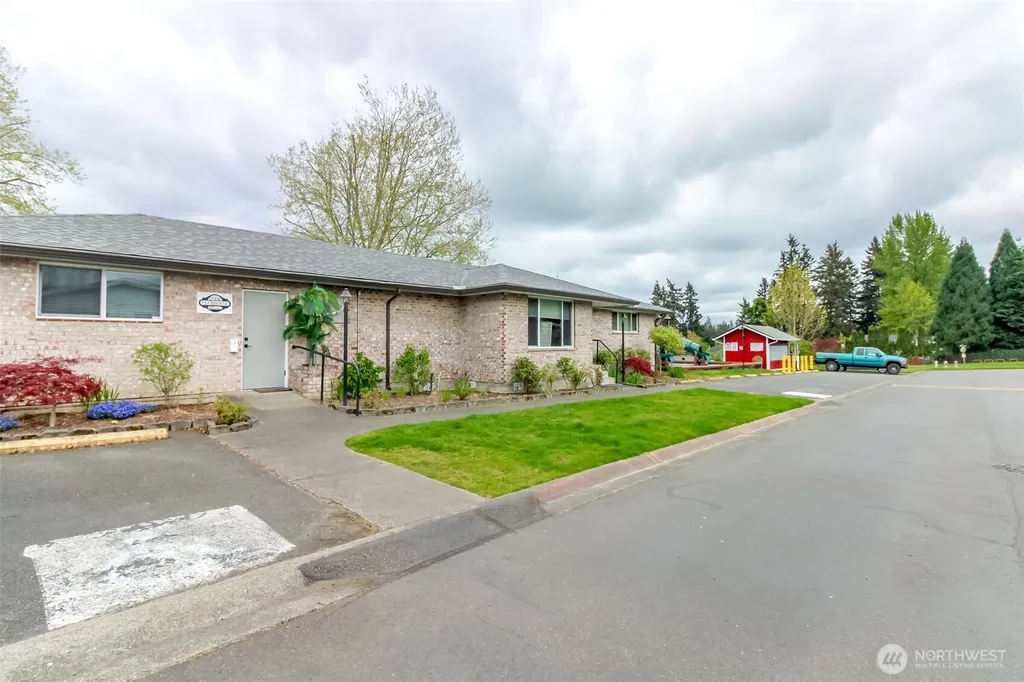27452 149th Avenue SE Kent WA 98042