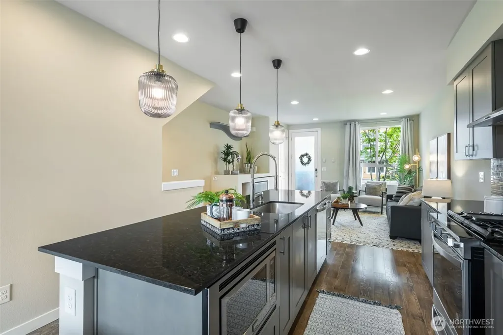 9725 10th Place SW Seattle WA 98106