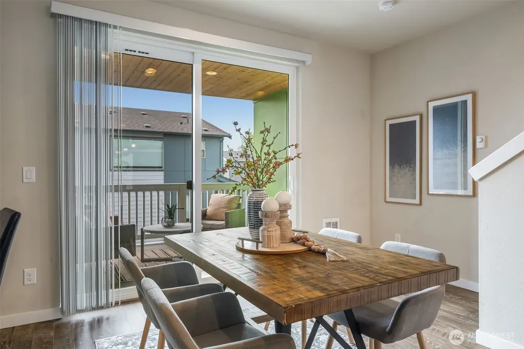 9725 10th Place SW Seattle WA 98106