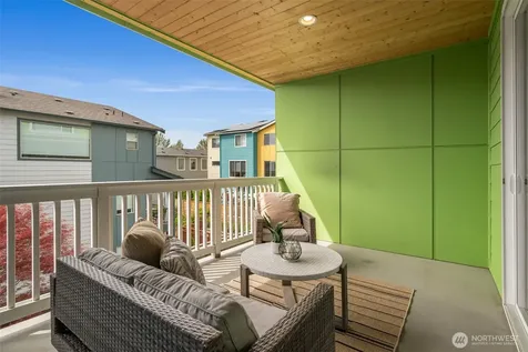 9725 10th Place SW Seattle WA 98106