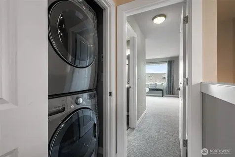 9725 10th Place SW Seattle WA 98106