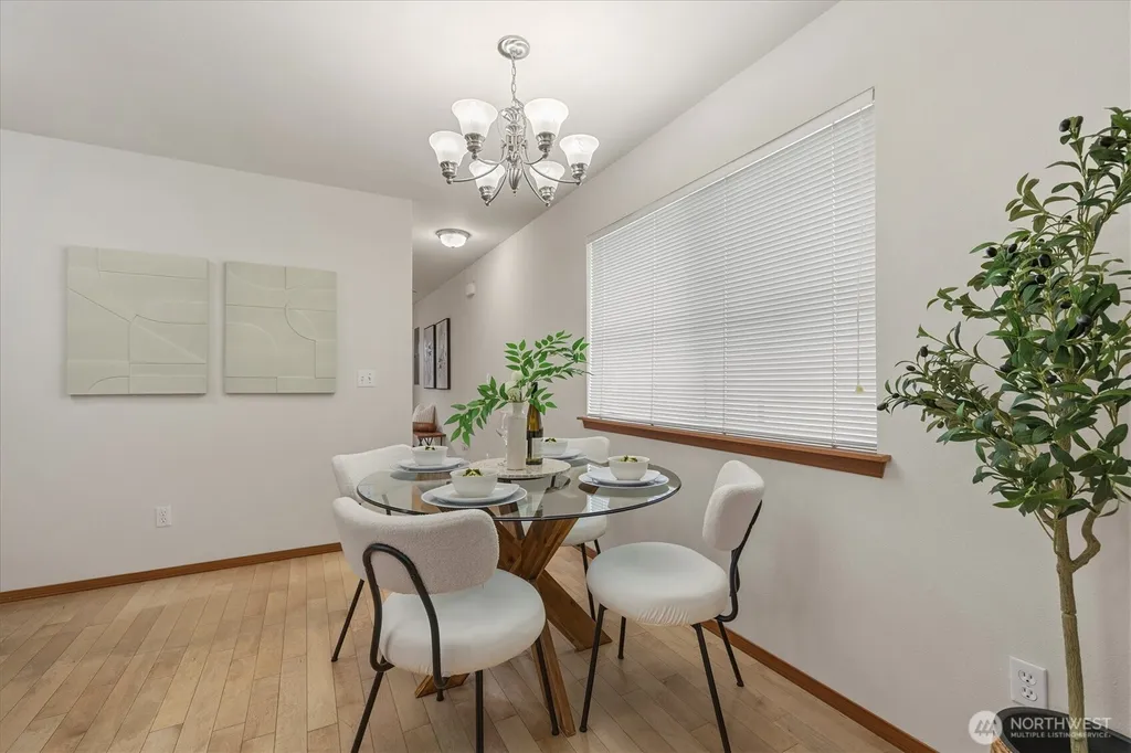 10050 19th Avenue SW Seattle WA 98146