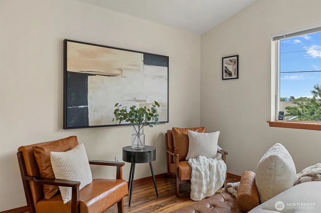 10050 19th Avenue SW Seattle WA 98146
