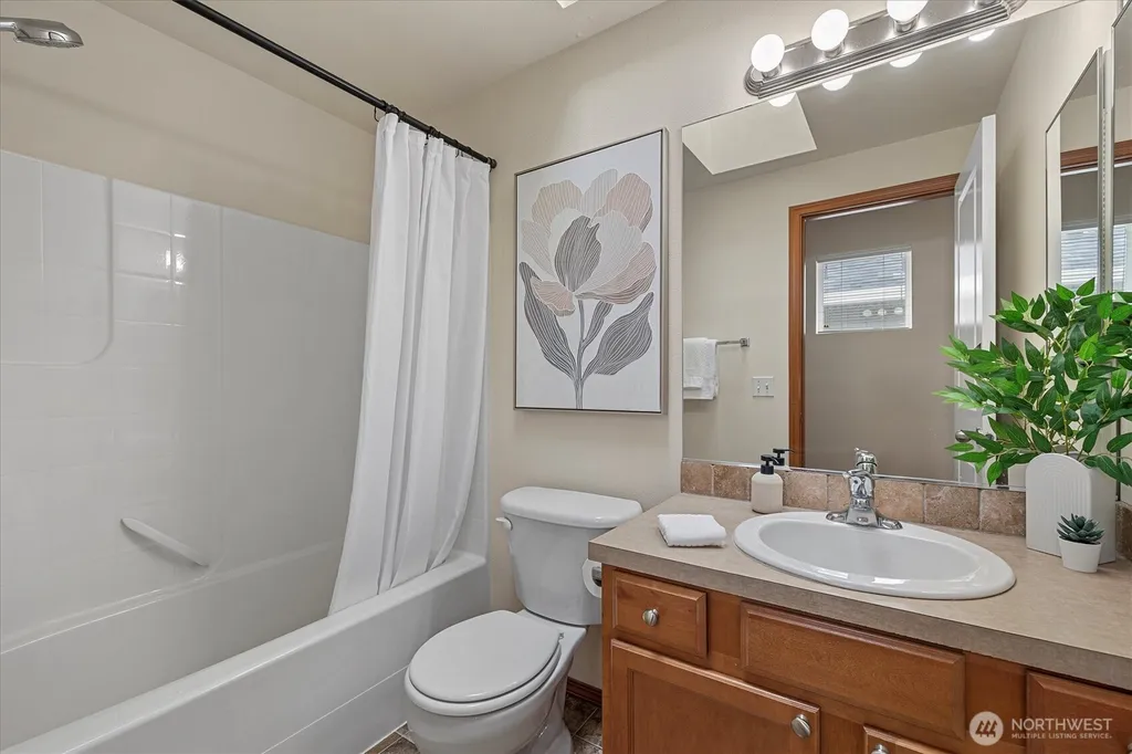 10050 19th Avenue SW Seattle WA 98146
