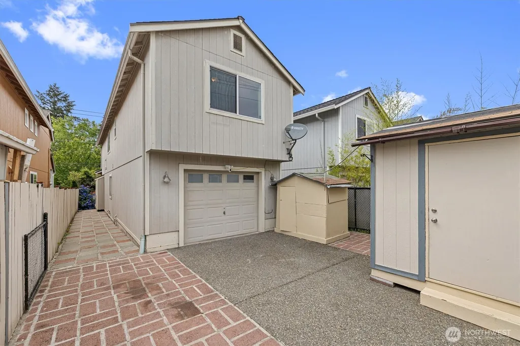 10050 19th Avenue SW Seattle WA 98146