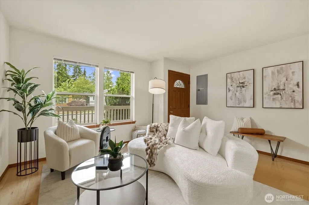 10050 19th Avenue SW Seattle WA 98146