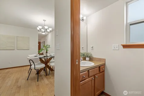 10050 19th Avenue SW Seattle WA 98146