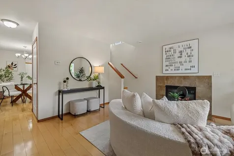 10050 19th Avenue SW Seattle WA 98146