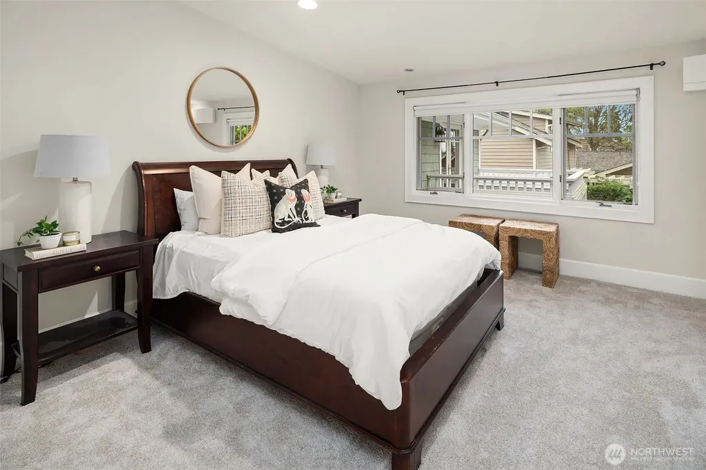 4427 95th Avenue NE Yarrow Point WA 98004