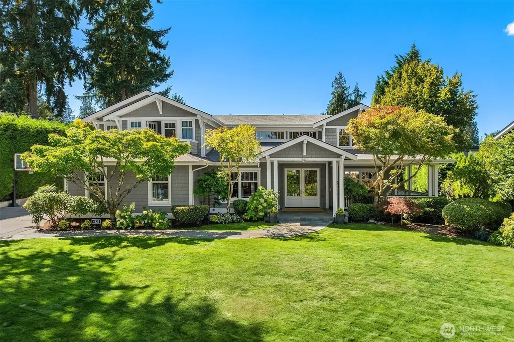 4427 95th Avenue NE Yarrow Point WA 98004