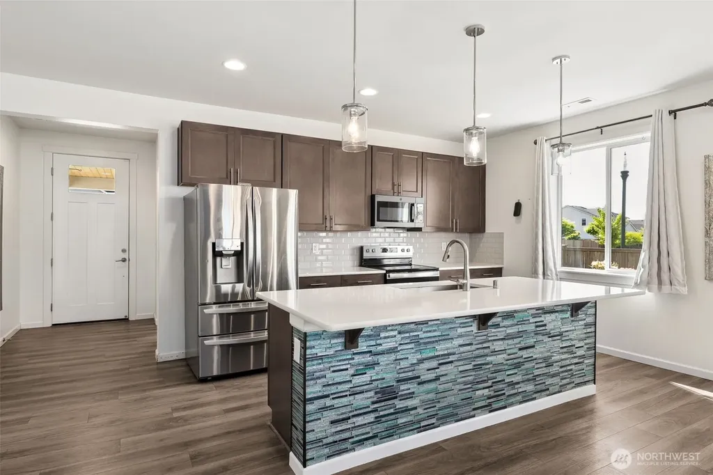 5594 157th Ave Ct E Sumner WA 98390