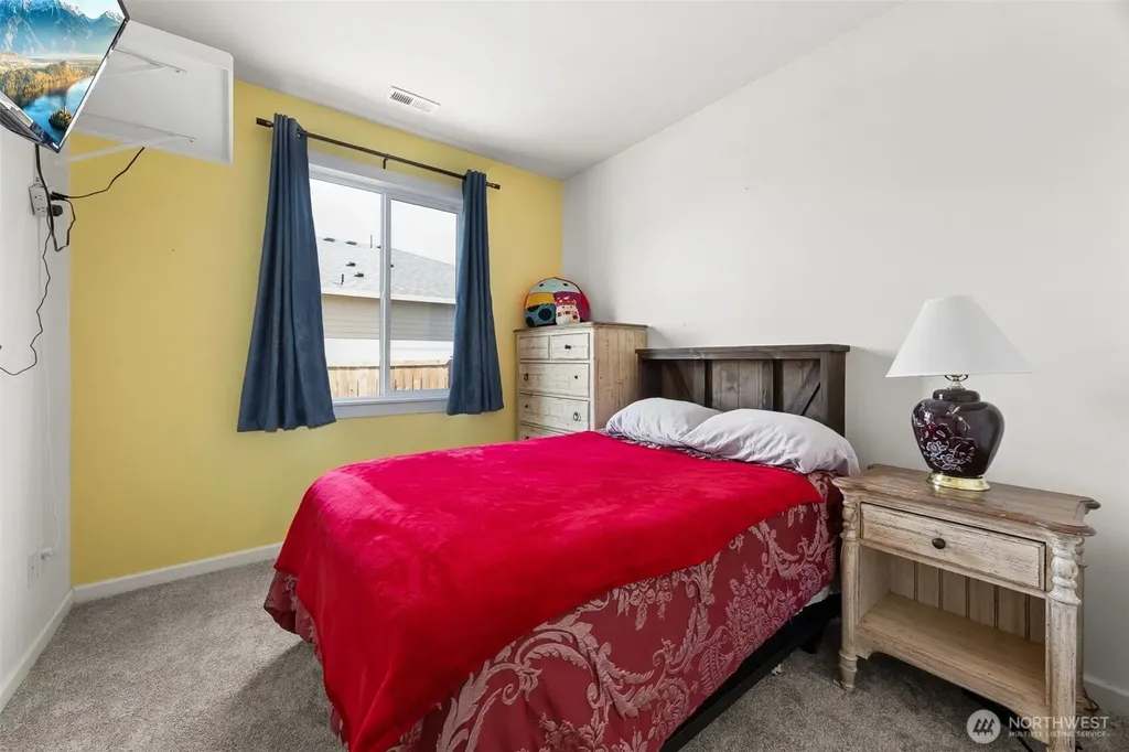 5594 157th Ave Ct E Sumner WA 98390