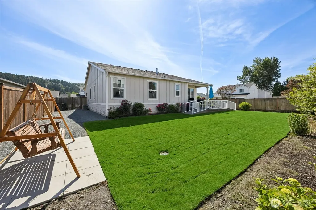 5594 157th Ave Ct E Sumner WA 98390