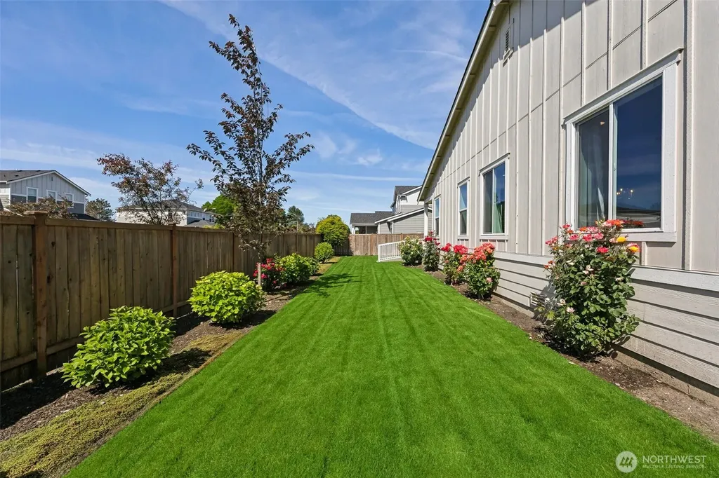 5594 157th Ave Ct E Sumner WA 98390