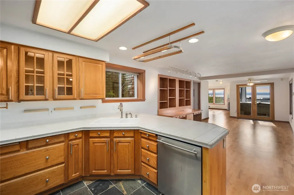 1930 Grand Avenue Everett WA 98201