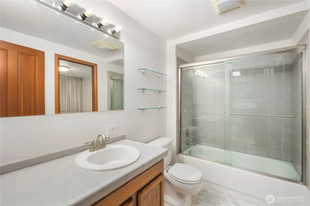 1930 Grand Avenue Everett WA 98201