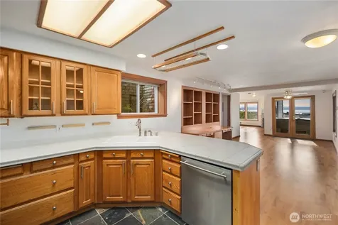 1930 Grand Avenue Everett WA 98201