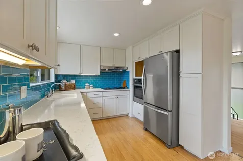 16610 SE 24th Street Bellevue WA 98008