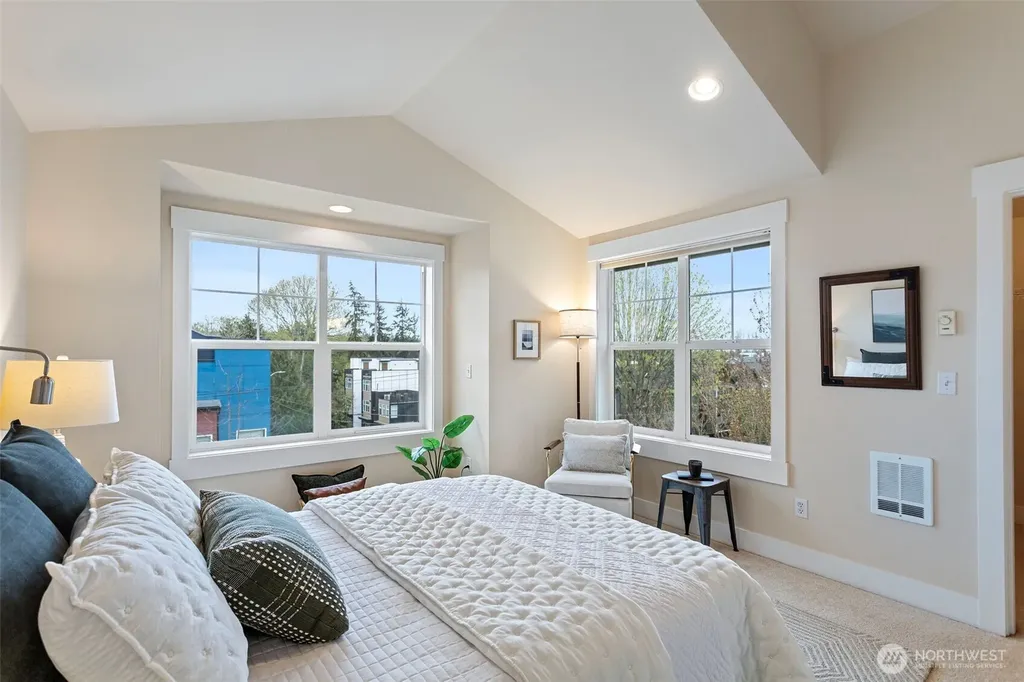 9501 Interlake Avenue N Seattle WA 98103