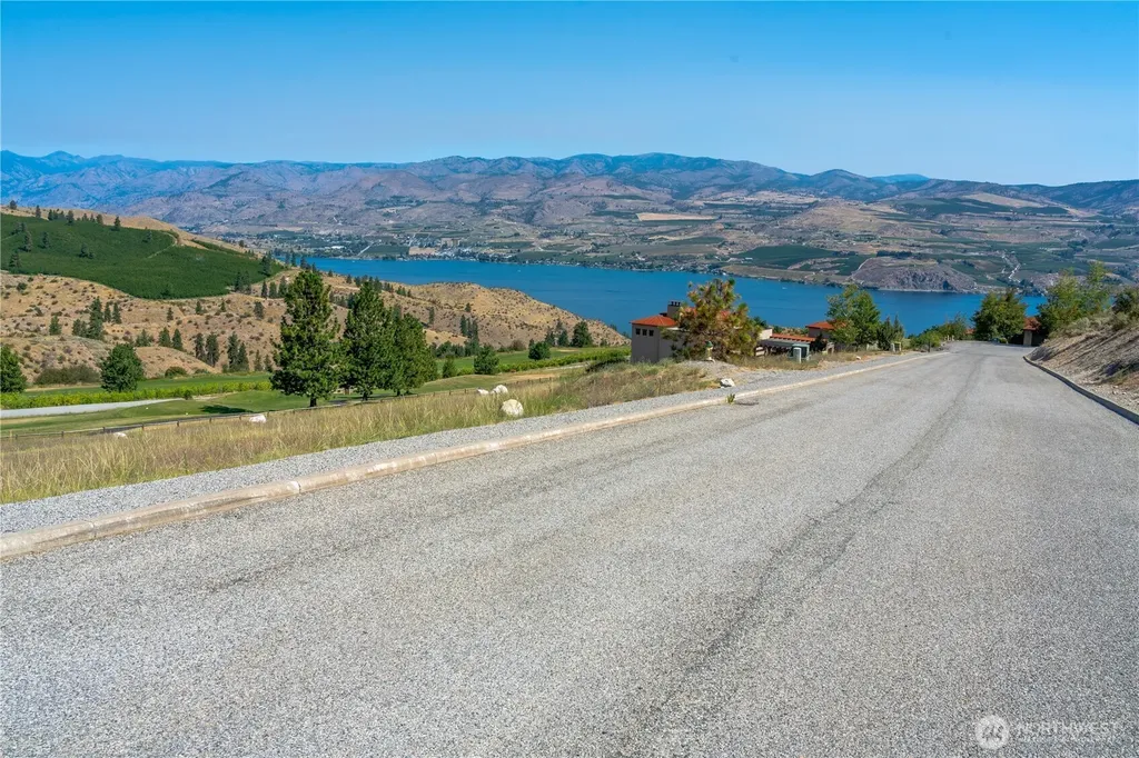 322 Paintbrush Road Chelan WA 98816