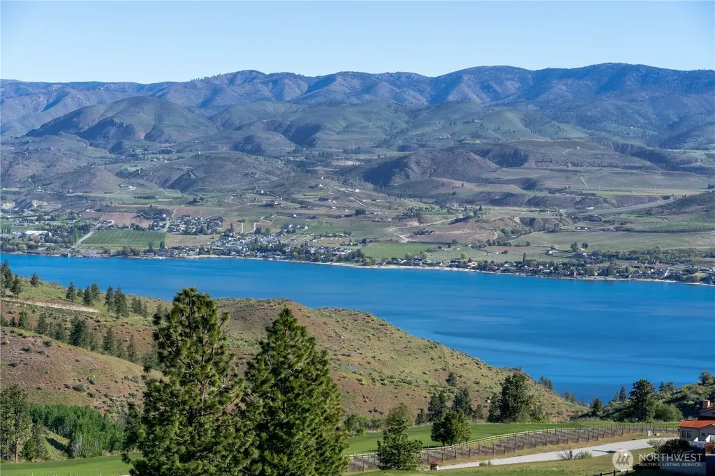 322 Paintbrush Road Chelan WA 98816