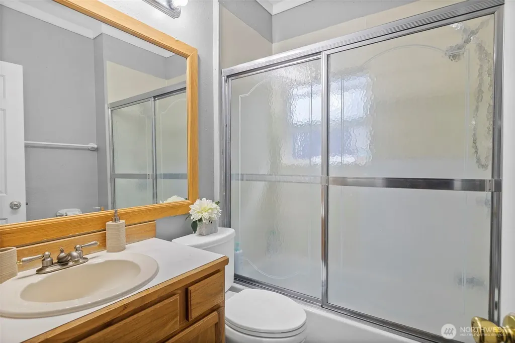 934 N 100th Street Seattle WA 98133