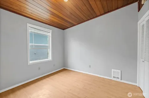 934 N 100th Street Seattle WA 98133