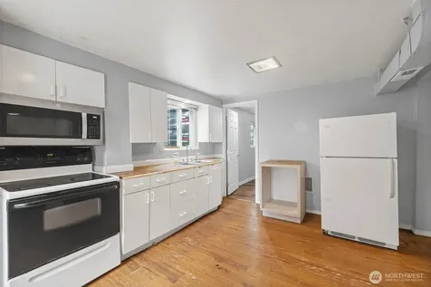 934 N 100th Street Seattle WA 98133