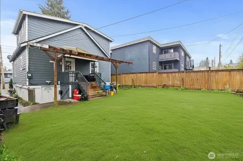 934 N 100th Street Seattle WA 98133