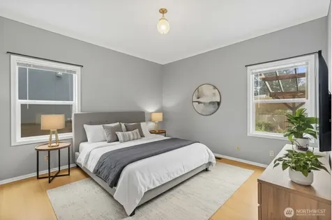 934 N 100th Street Seattle WA 98133