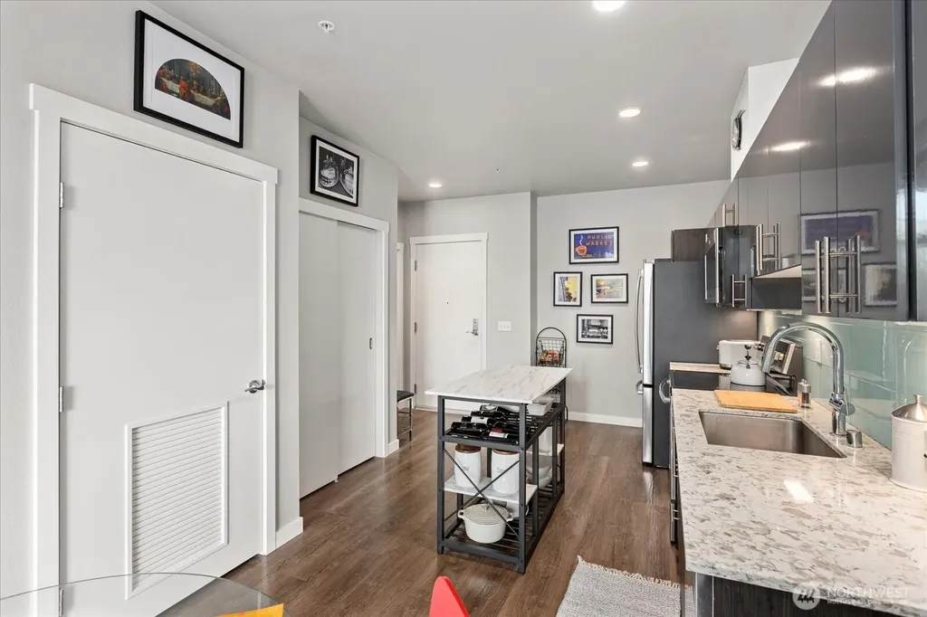 1085 103rd Avenue NE Bellevue WA 98004